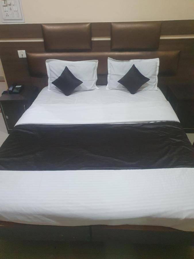Hotel Anmol Ambikāpur Zewnętrze zdjęcie