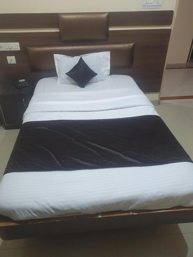 Hotel Anmol Ambikāpur Zewnętrze zdjęcie